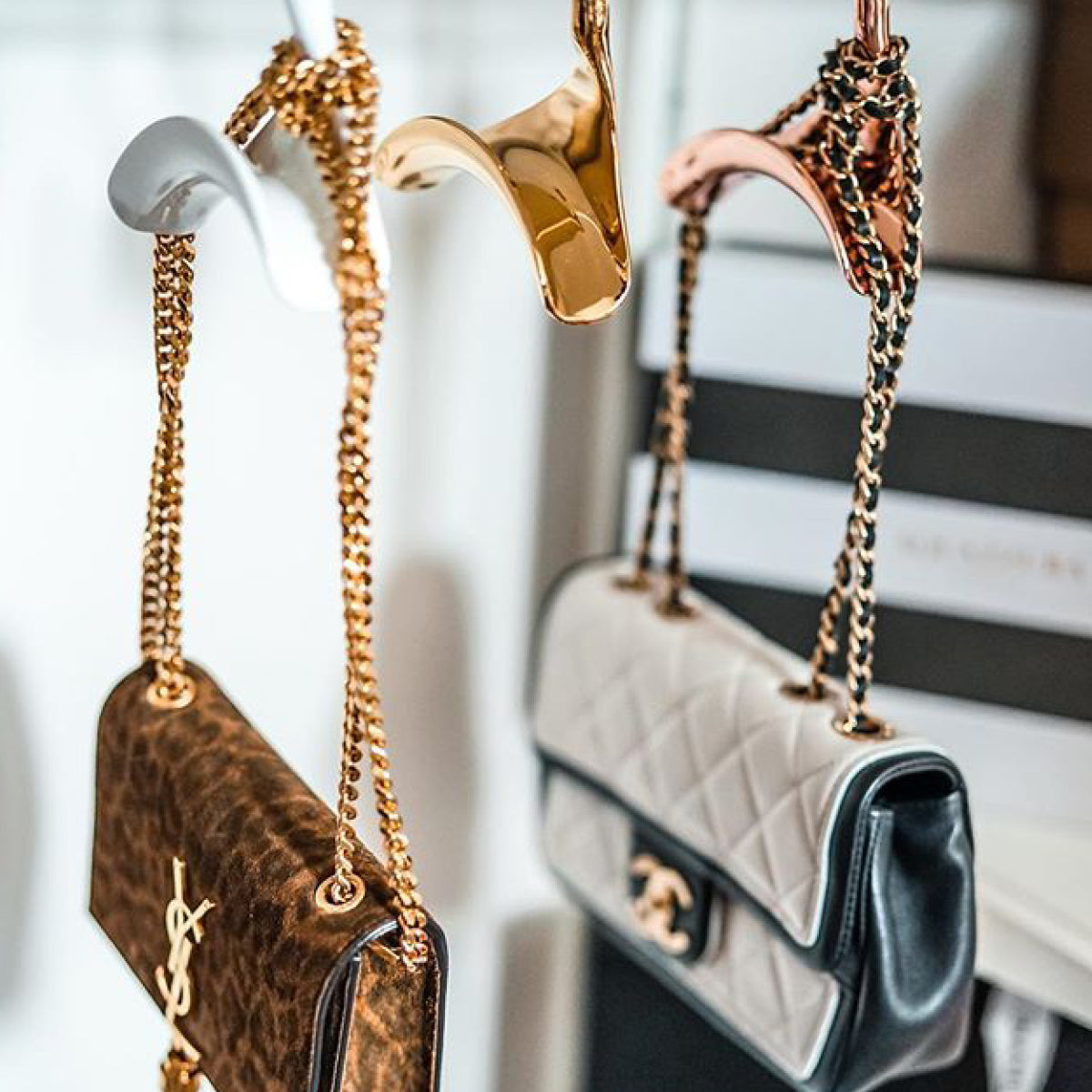 HANDBAG + CLOTHES HANGERS